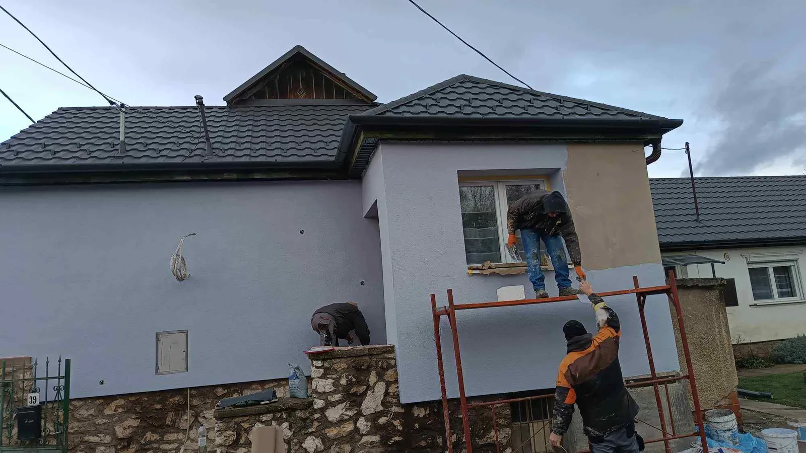 Homlokzati hőszigetelés lábazattal